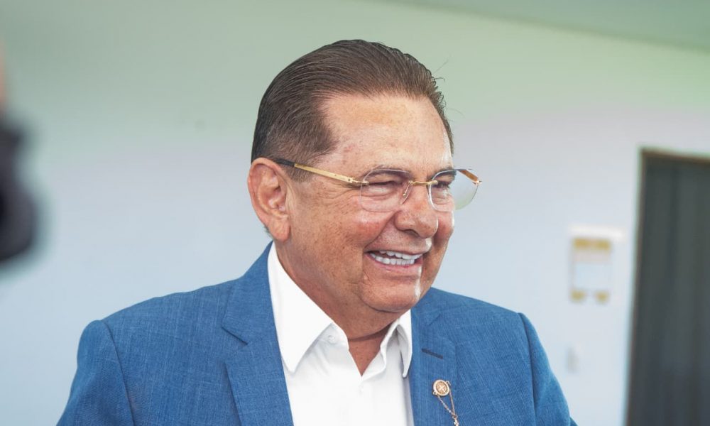 Adriano Galdino lidera pesquisa para Assembleia Legislativa e reforça força política na Paraíba