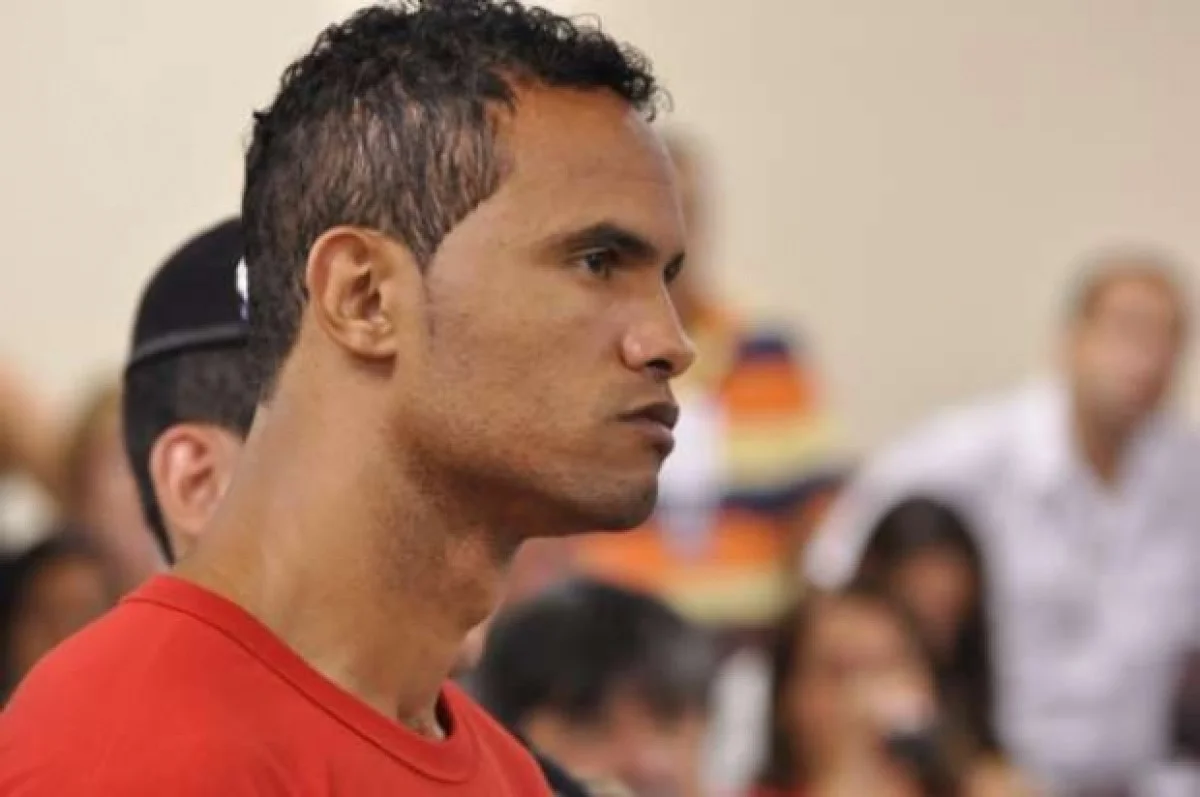 Justiça do Rio revoga liberdade condicional do goleiro Bruno após descumprimento de regras