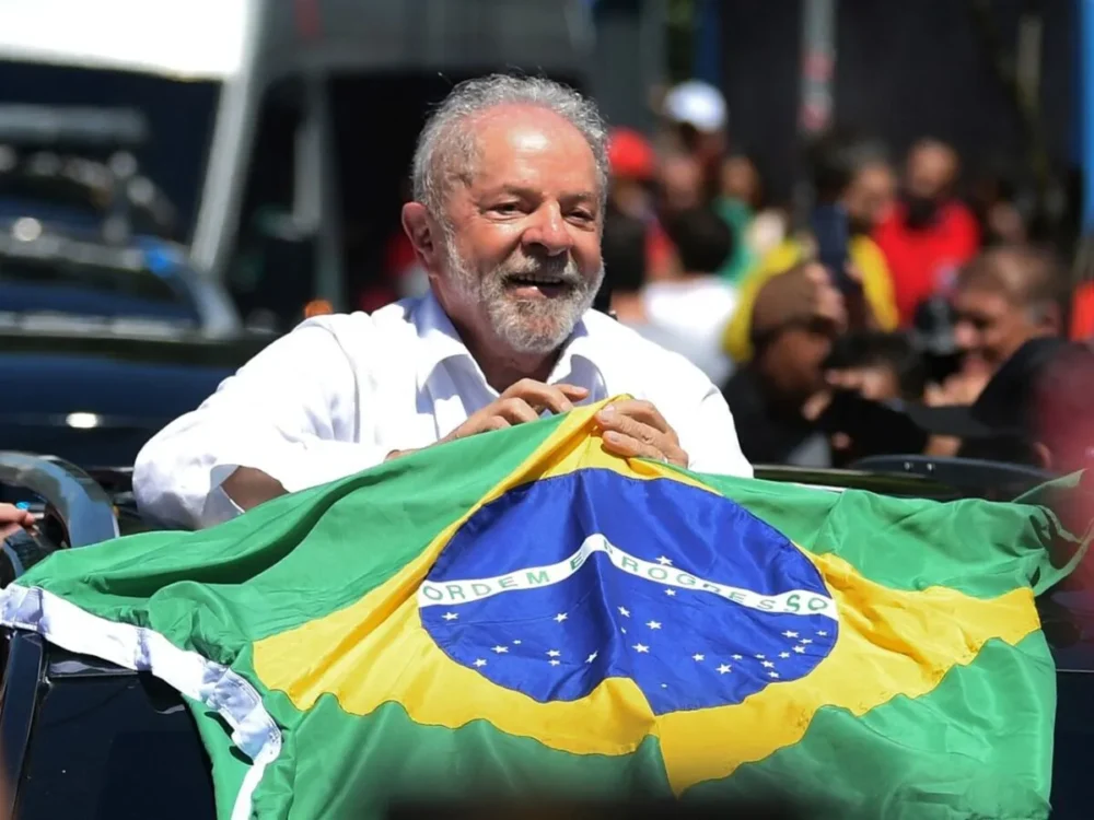 Consultoria internacional vê Lula como favorito e eleva chance de reeleição para 60%