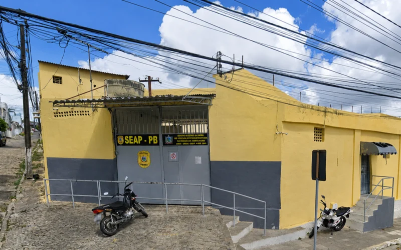 Polícia intensifica buscas por detentos que fugiram de presídio em Campina Grande